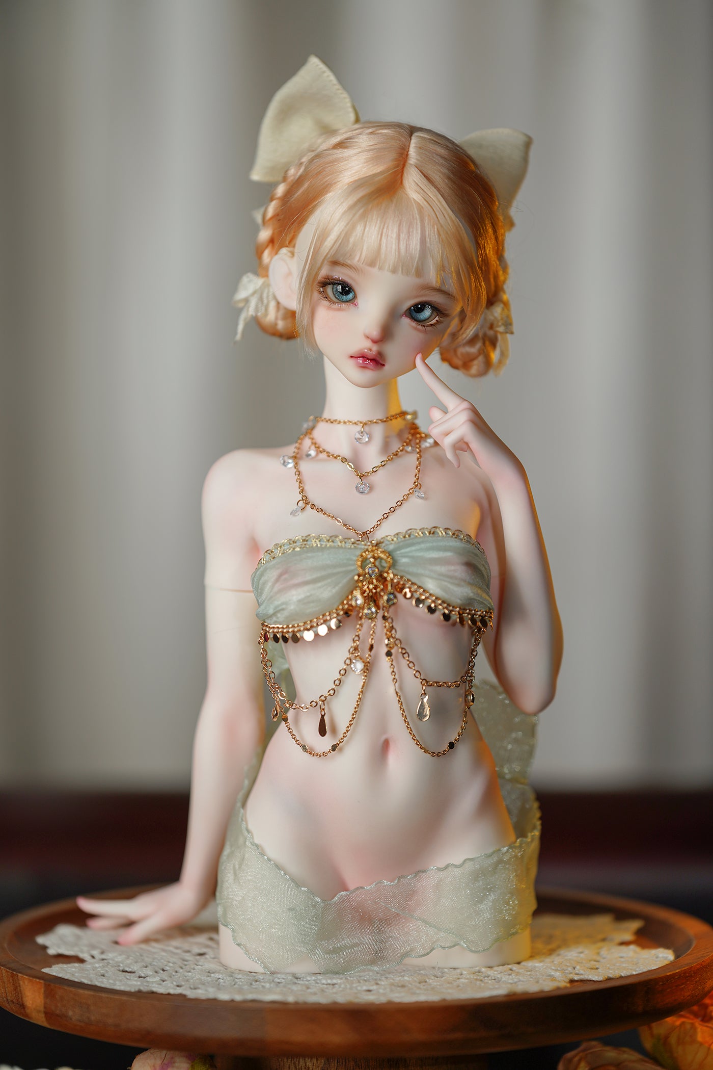 Girl chest model & Sorceress chest model