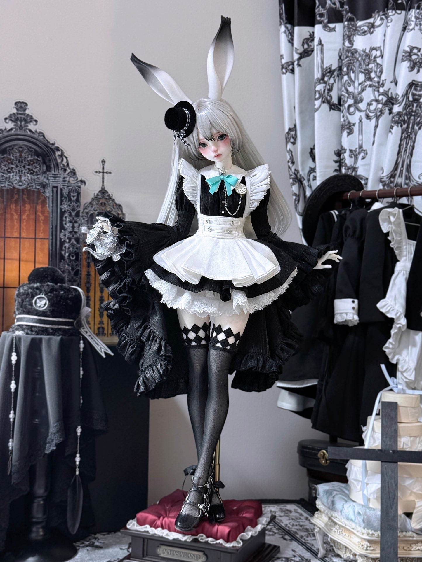 Maid Rabbit Canelé
